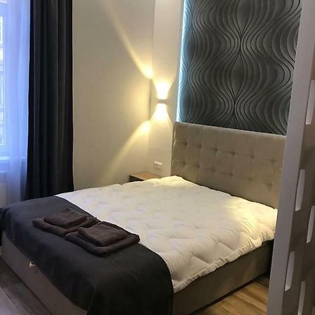 New Appartment-Studio Іn The Center Of リヴィウ エクステリア 写真