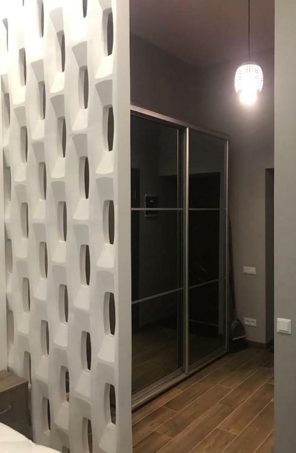 New Appartment-Studio Іn The Center Of リヴィウ エクステリア 写真