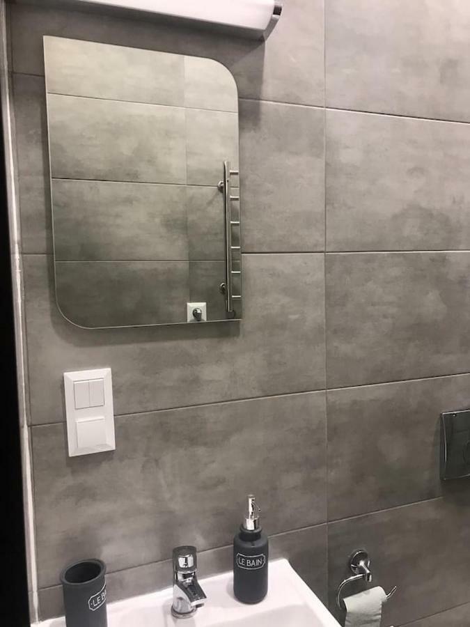 New Appartment-Studio Іn The Center Of リヴィウ エクステリア 写真