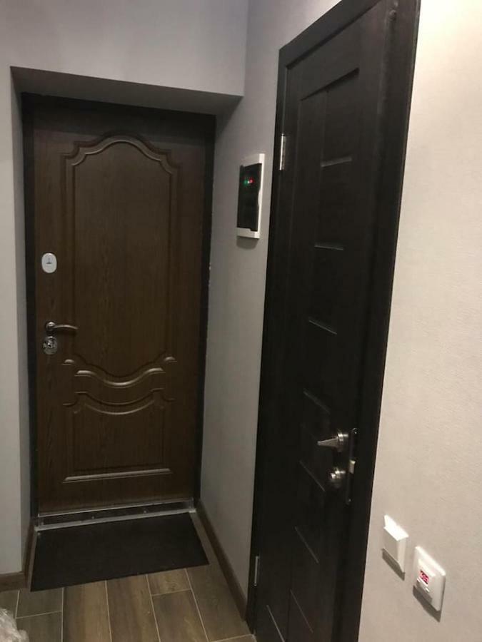 New Appartment-Studio Іn The Center Of リヴィウ エクステリア 写真