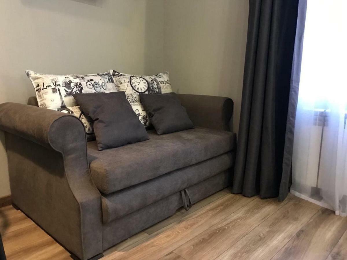 New Appartment-Studio Іn The Center Of リヴィウ エクステリア 写真