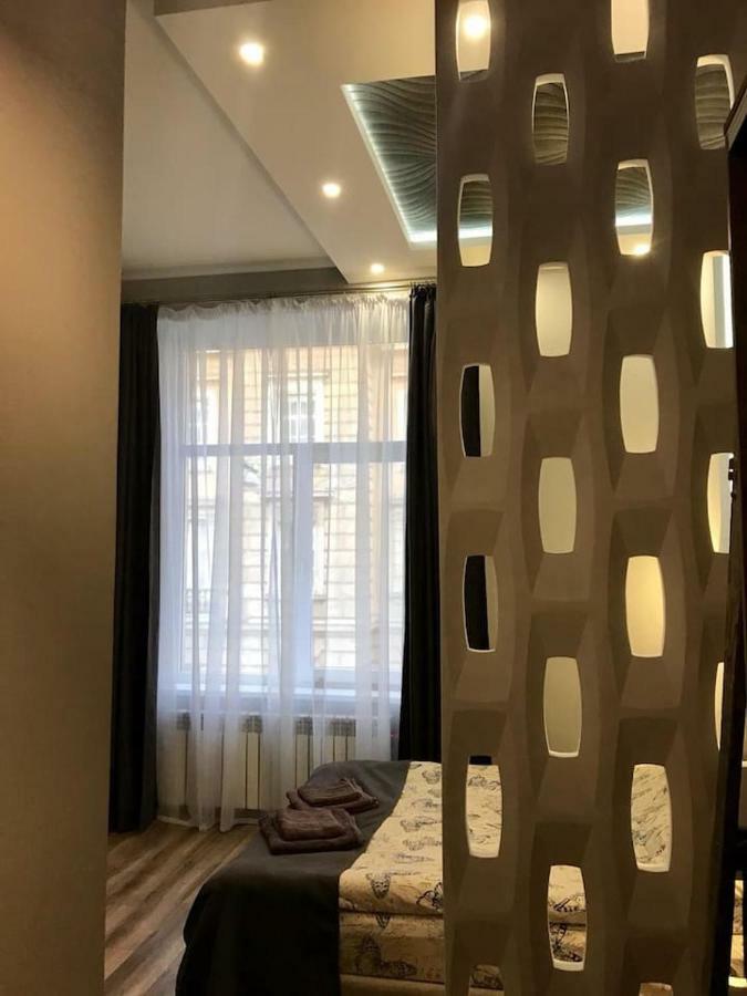 New Appartment-Studio Іn The Center Of リヴィウ エクステリア 写真